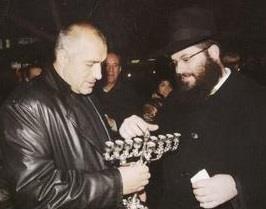 401681_378347622253461_12097854_n