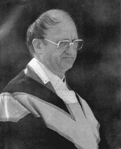 Pfarrer Viktor R. Knirsch, Kahlenbergerdorf