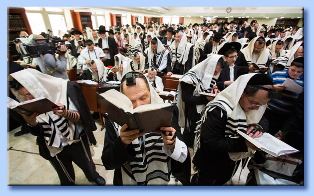 ebrei in sinagoga